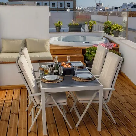 Appartement Penthouse, Jacuzzi, Garage For City Cars. Cadix