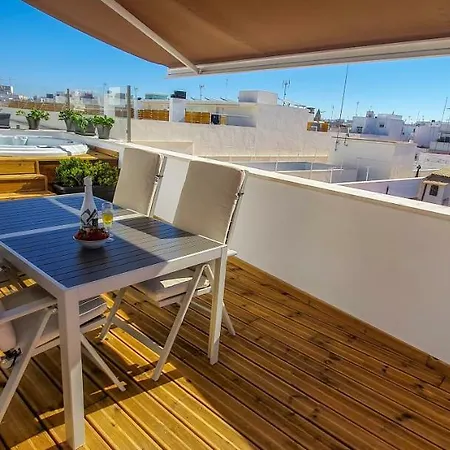 Penthouse, Jacuzzi, Garage For City Cars. Appartement Cadix